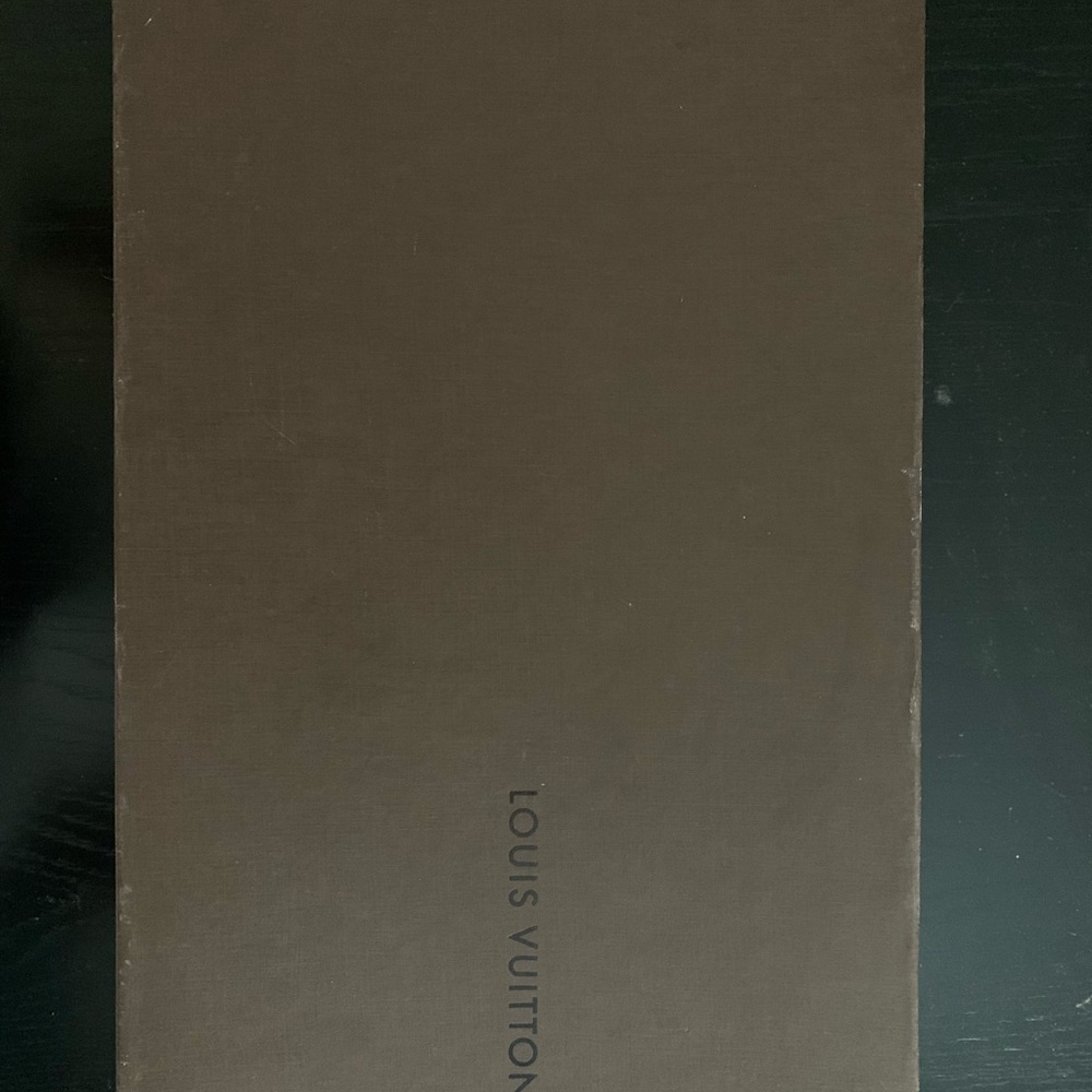 Louis Vuitton Sneakers - Picture 6 of 6